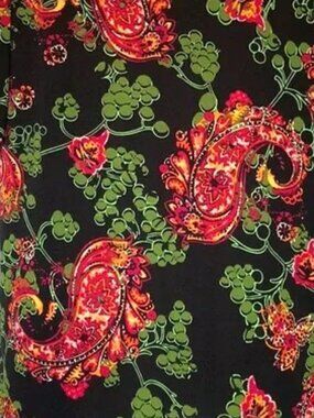 LuLaRoe Gigi Form Fitting Top 3XL Bodycon Paisley Multicolored Blouse